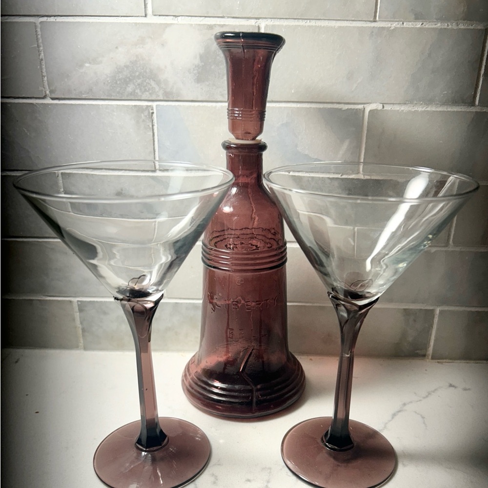 Elegant Purple Glass Decanter Set